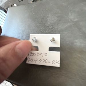 Platinum 900 0.20 Natural Diamond Each Stud Total 0.40